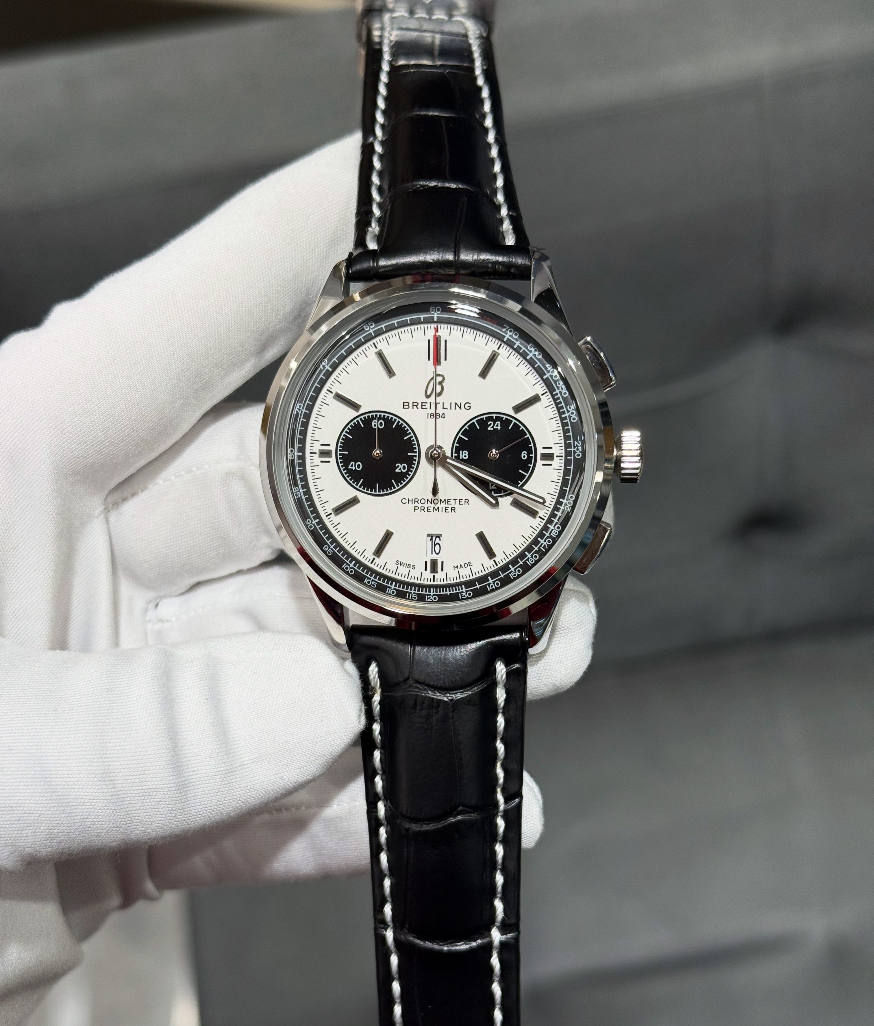 Breitling Premier 42mm eyaz Kadran Erkek Saati