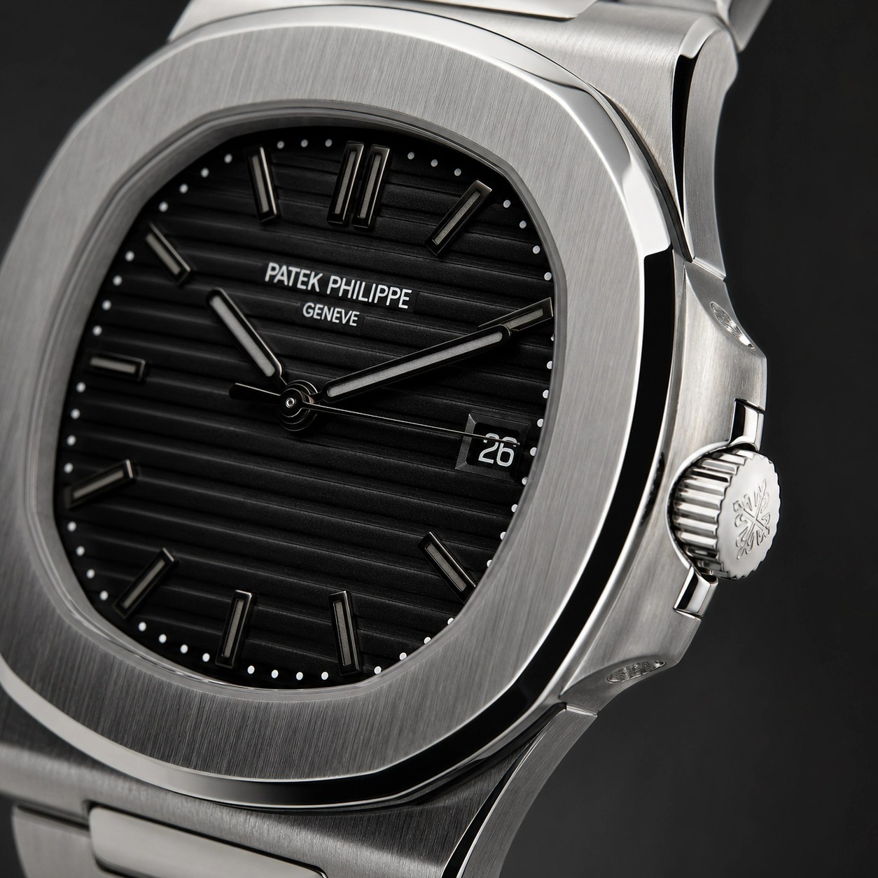 Patek Philippe Nautilus 43mm Siyah Kadran Erkek Saati