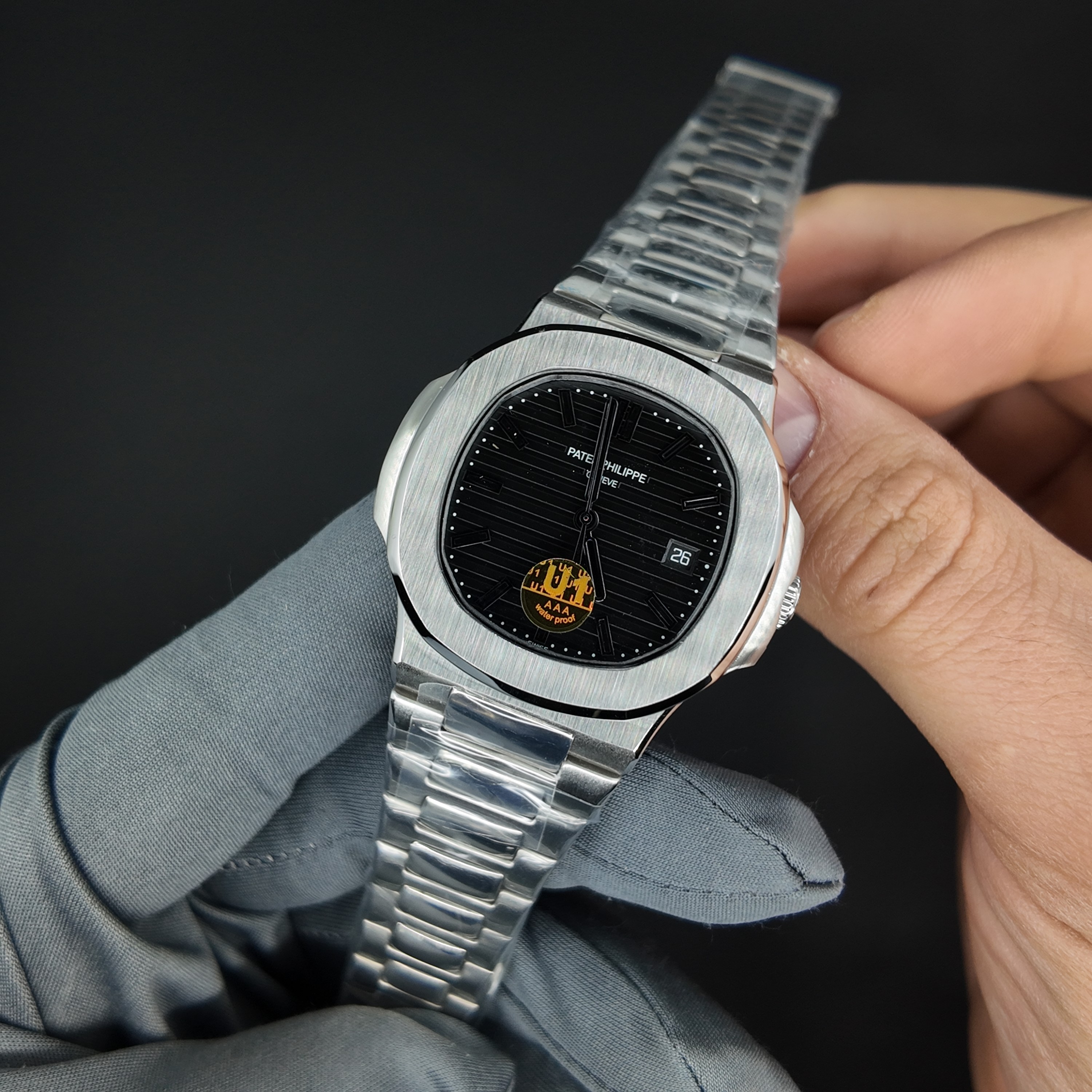 Patek Philippe Nautilus 43mm Siyah Kadran Erkek Saati